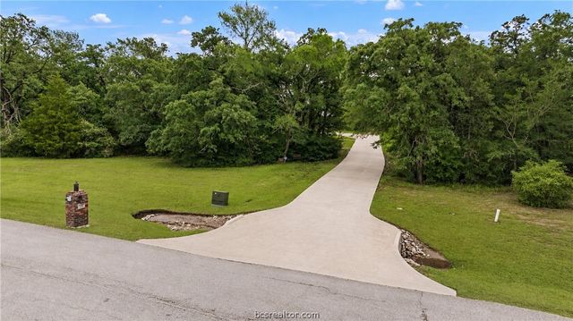 3926 Austins Estates Drive, Bryan, TX 77808