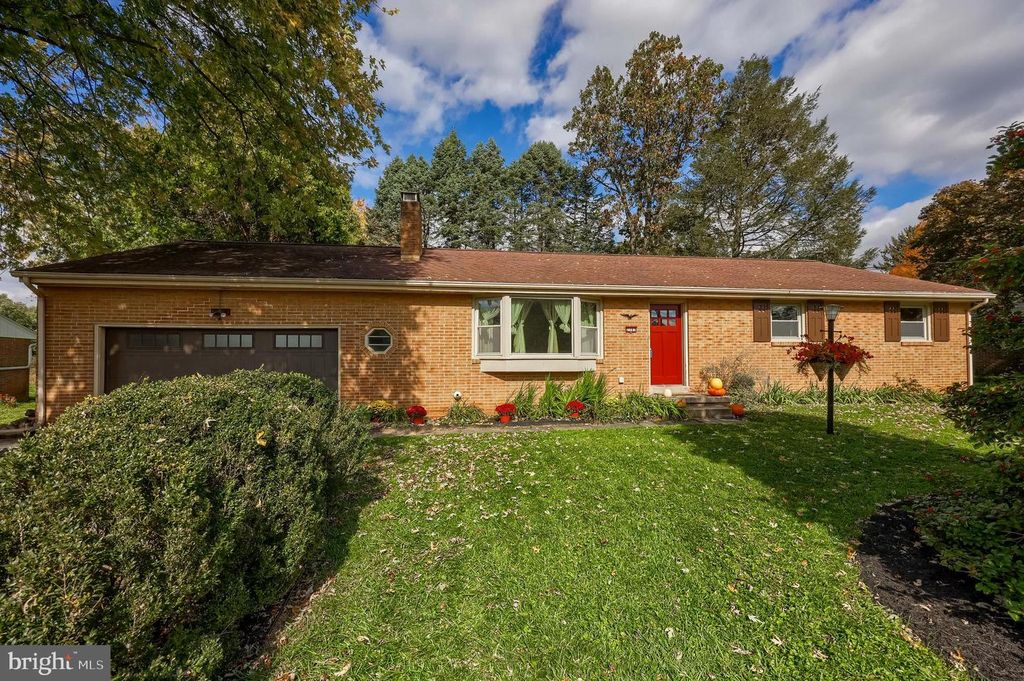 2183 KOLB DR, Lancaster, PA 17601