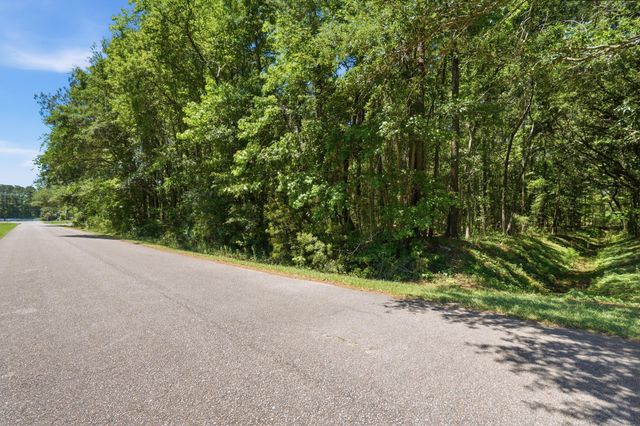 6023 Postell Drive, Ravenel, SC 29470