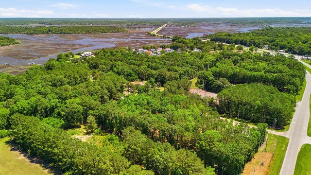 6023 Postell Drive, Ravenel, SC 29470