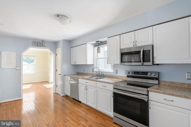 800 SHAMROCK DR, Fredericksburg, VA 22407