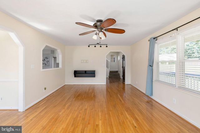 800 SHAMROCK DR, Fredericksburg, VA 22407