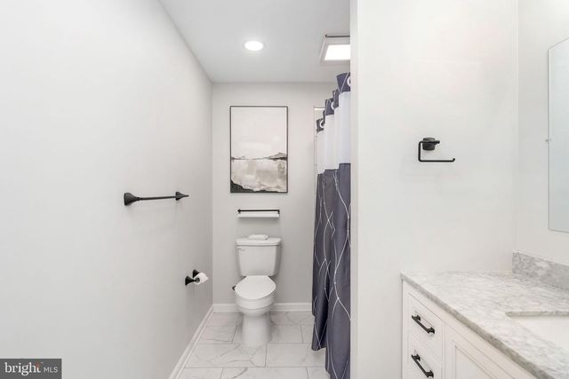 800 SHAMROCK DR, Fredericksburg, VA 22407