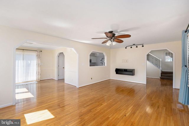 800 SHAMROCK DR, Fredericksburg, VA 22407