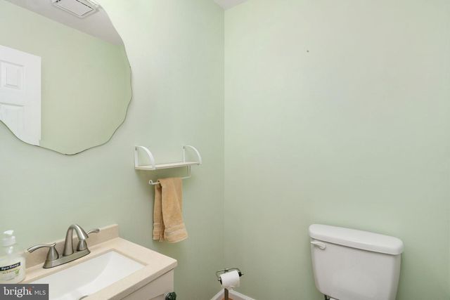 800 SHAMROCK DR, Fredericksburg, VA 22407