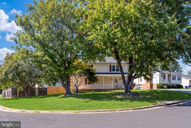 800 SHAMROCK DR, Fredericksburg, VA 22407