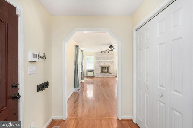 800 SHAMROCK DR, Fredericksburg, VA 22407
