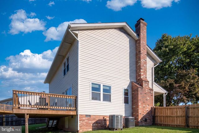 800 SHAMROCK DR, Fredericksburg, VA 22407