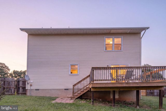800 SHAMROCK DR, Fredericksburg, VA 22407