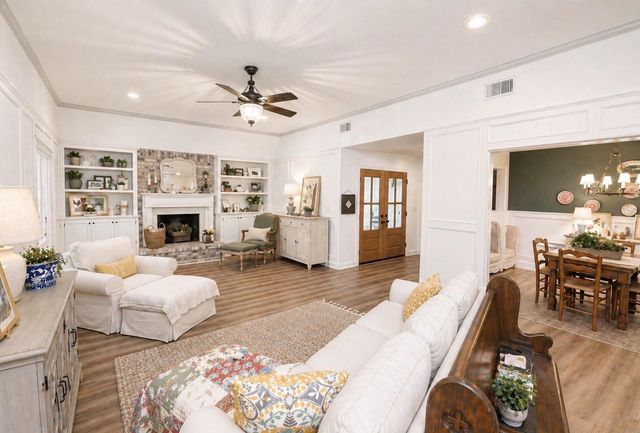 5117 Glenvalley Drive, La Porte, TX 77571