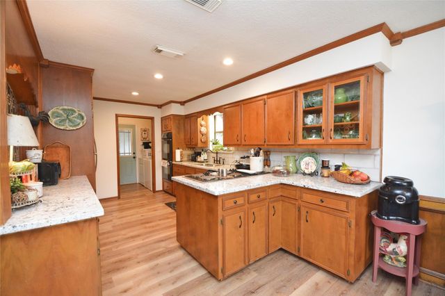 5117 Glenvalley Drive, La Porte, TX 77571
