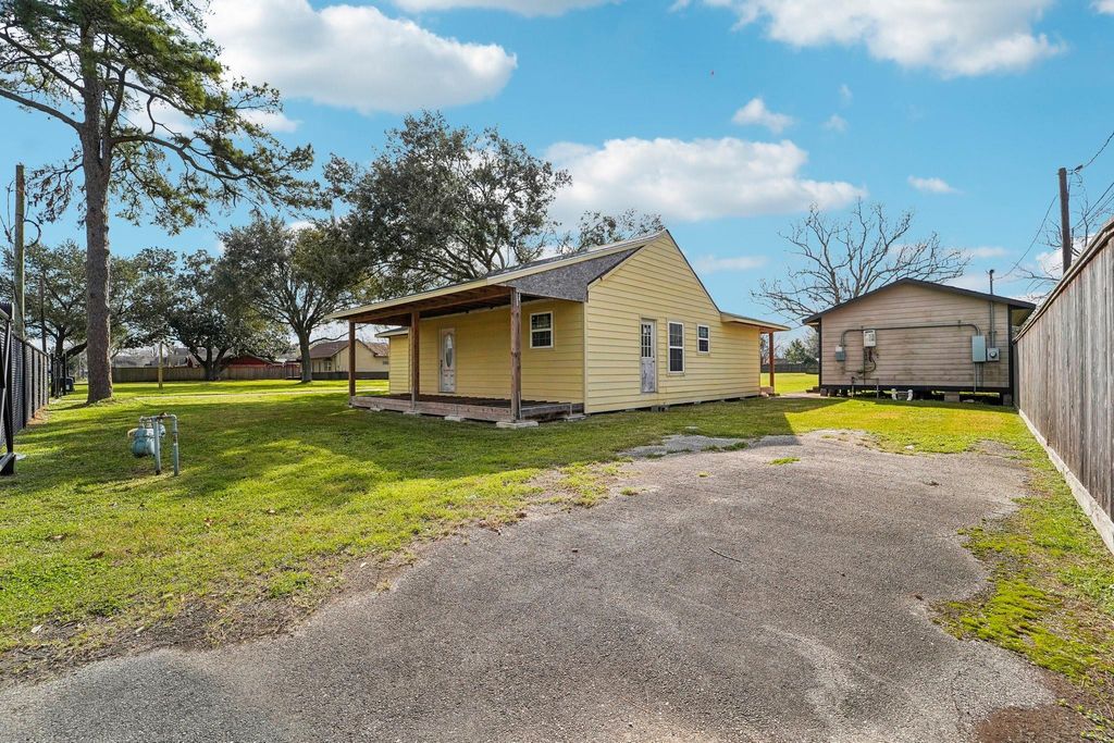 5226 Pine Avenue, Pasadena, TX 77503