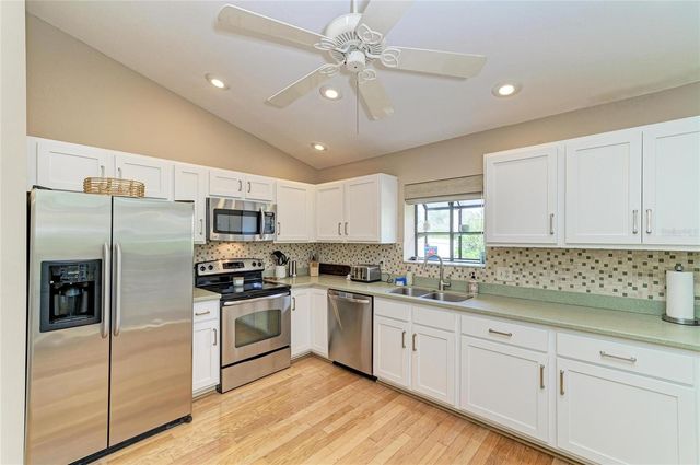 246 LAUREL HOLLOW DRIVE 23, Nokomis, FL 34275