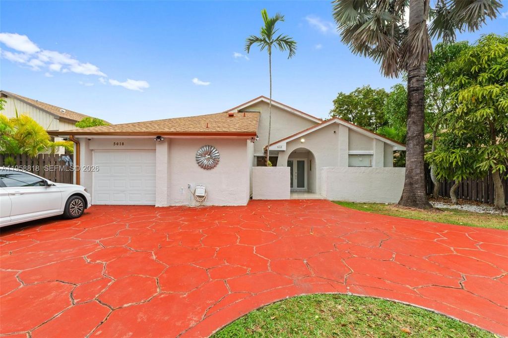 5018 SW 148th Pl, Miami, FL 33185