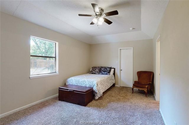 908 Water Locust Drive, Bryan, TX 77803