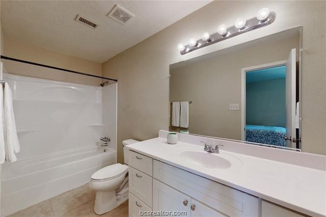 908 Water Locust Drive, Bryan, TX 77803