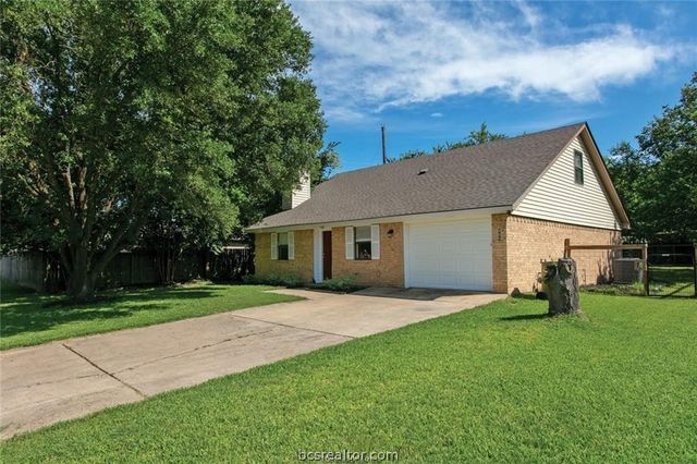908 Water Locust Drive, Bryan, TX 77803