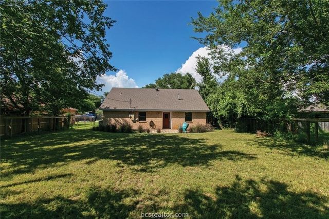 908 Water Locust Drive, Bryan, TX 77803