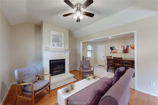 908 Water Locust Drive, Bryan, TX 77803
