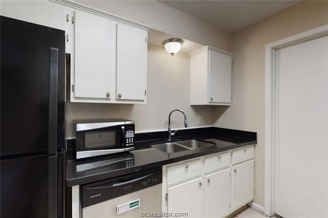 908 Water Locust Drive, Bryan, TX 77803