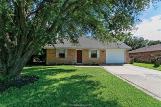 908 Water Locust Drive, Bryan, TX 77803