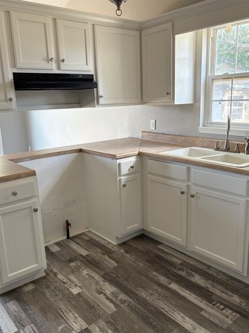 3502 W Fernwood, Wichita, KS 67217