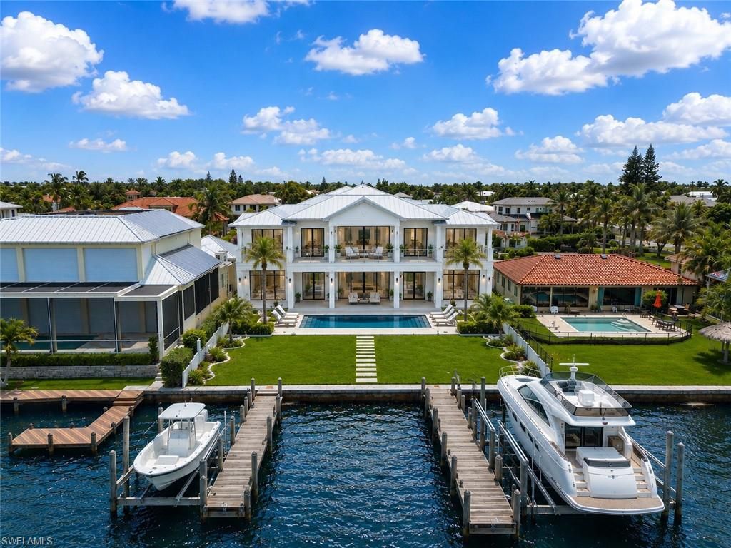 1535 Dolphin LN, NAPLES, FL 34102 — exterior