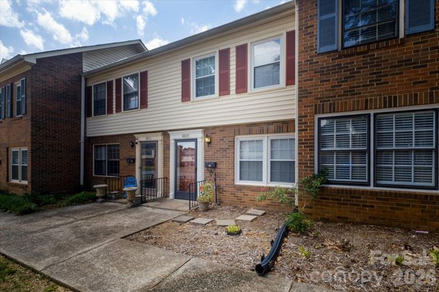 6810 Farmingdale Drive D, Charlotte, NC 28212