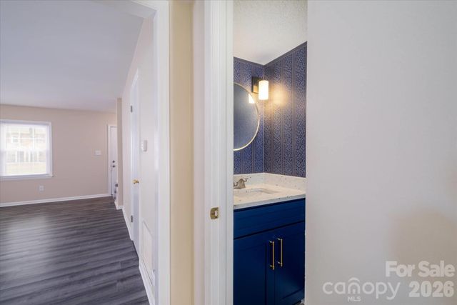 6810 Farmingdale Drive D, Charlotte, NC 28212