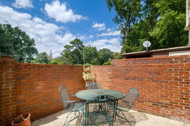 6810 Farmingdale Drive D, Charlotte, NC 28212
