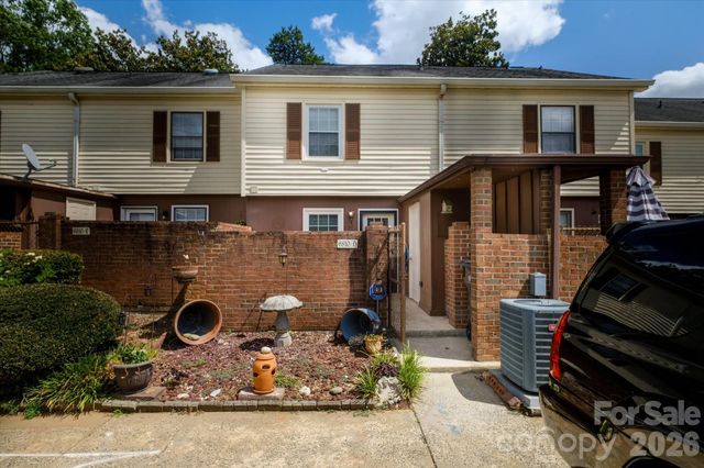 6810 Farmingdale Drive D, Charlotte, NC 28212
