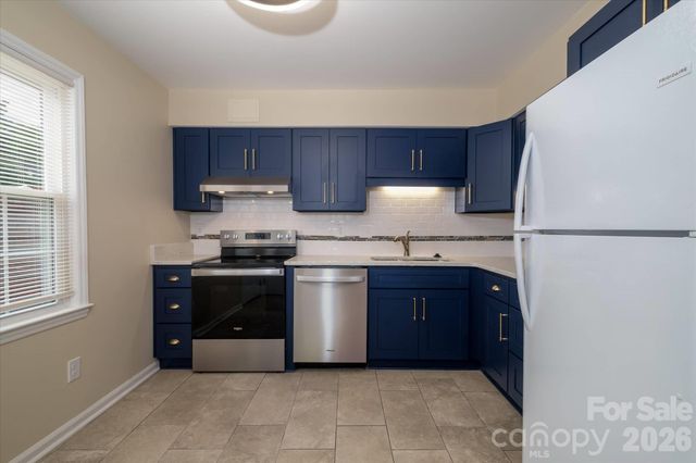 6810 Farmingdale Drive D, Charlotte, NC 28212