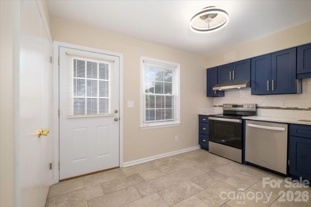 6810 Farmingdale Drive D, Charlotte, NC 28212