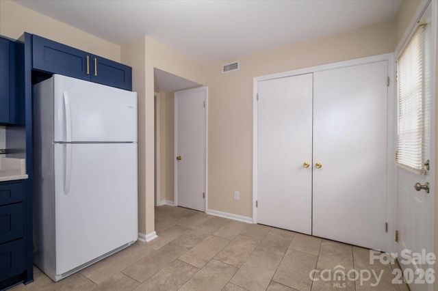 6810 Farmingdale Drive D, Charlotte, NC 28212