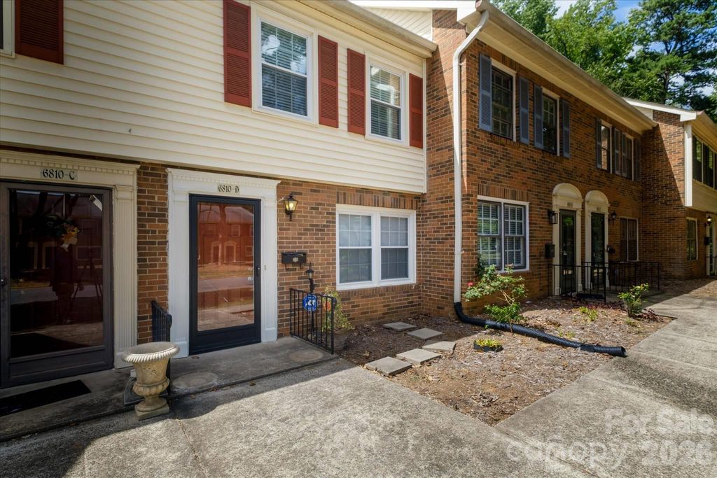 6810 Farmingdale Drive D, Charlotte, NC 28212