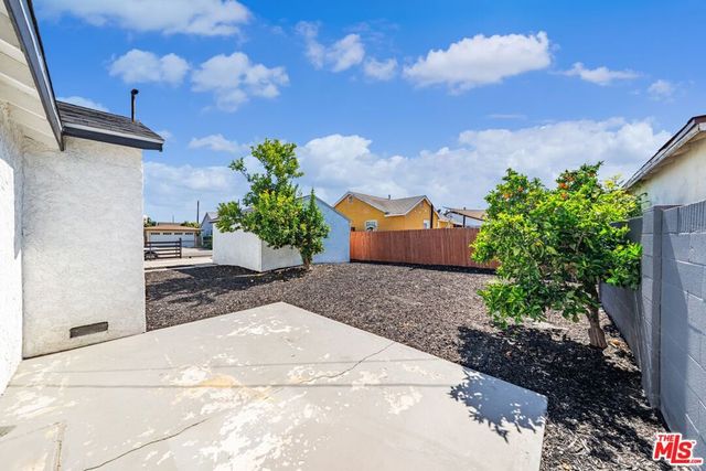 12219 S Central Avenue, Los Angeles, CA 90059