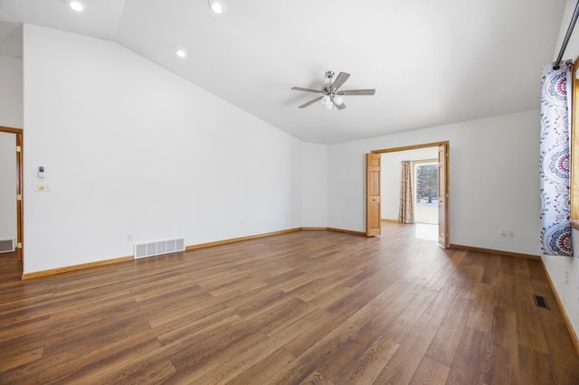 1327 32nd Street Circle S, Moorhead, MN 56560