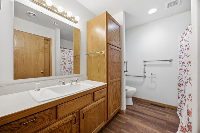 1327 32nd Street Circle S, Moorhead, MN 56560