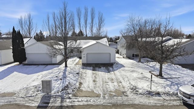 1327 32nd Street Circle S, Moorhead, MN 56560