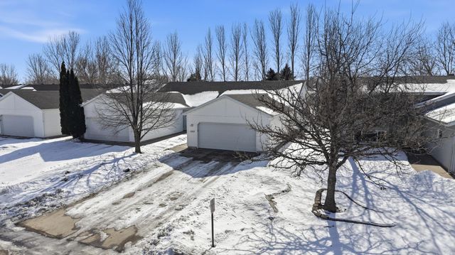 1327 32nd Street Circle S, Moorhead, MN 56560