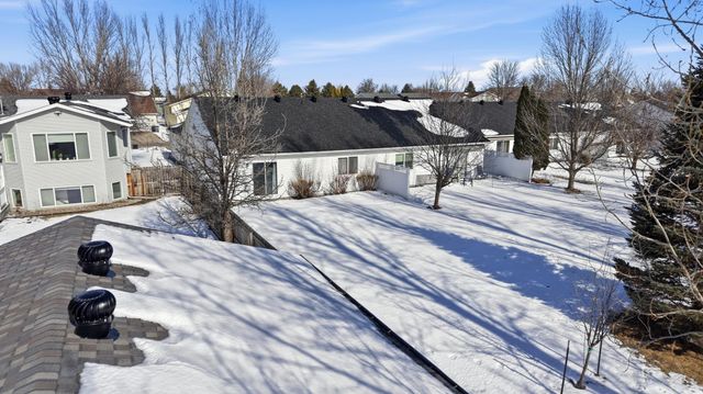 1327 32nd Street Circle S, Moorhead, MN 56560