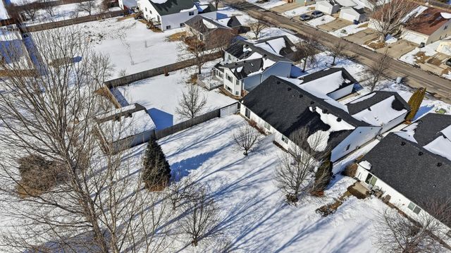 1327 32nd Street Circle S, Moorhead, MN 56560