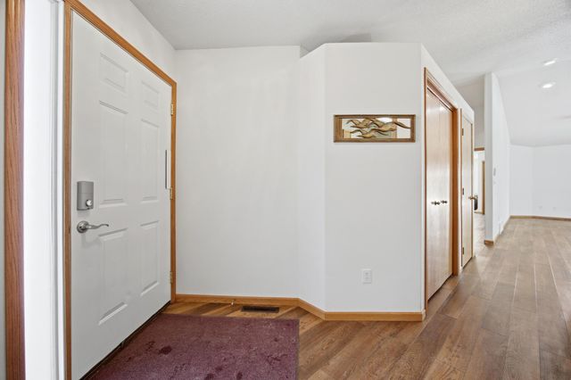 1327 32nd Street Circle S, Moorhead, MN 56560