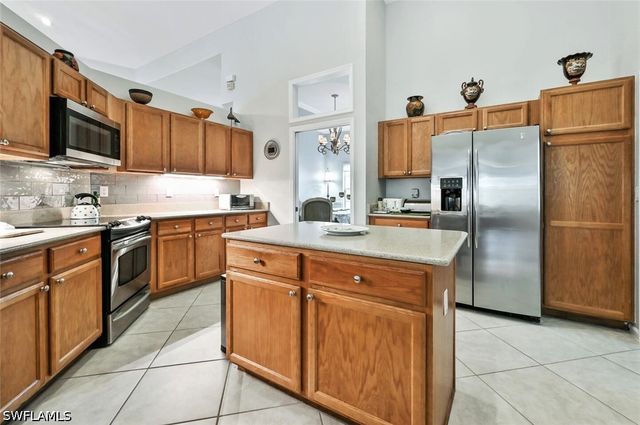 6545 Chestnut CIR, Naples, FL 34109