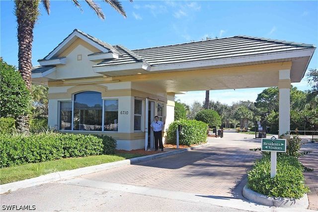 6545 Chestnut CIR, Naples, FL 34109