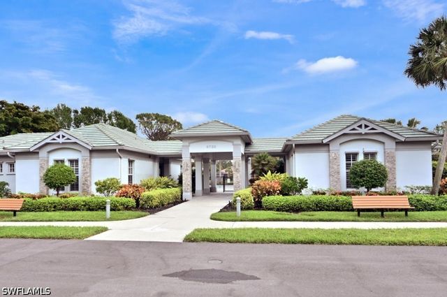 6545 Chestnut CIR, Naples, FL 34109