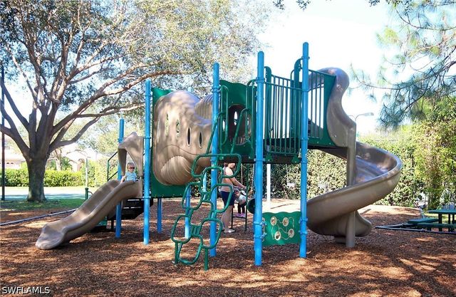 6545 Chestnut CIR, Naples, FL 34109