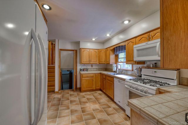 4 Irene Court, Fishkill, NY 12524