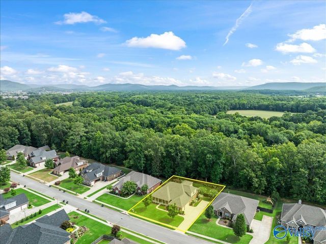 4735 Autumn Dusk Drive SE, Owens Cross Roads, AL 35763