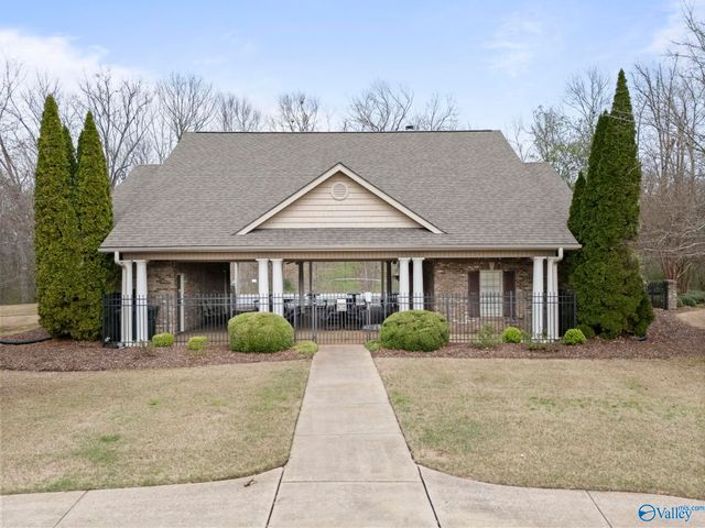 4735 Autumn Dusk Drive SE, Owens Cross Roads, AL 35763